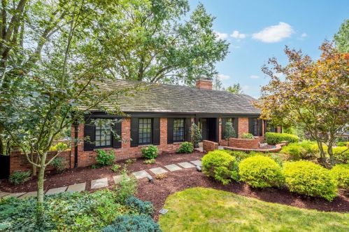 601 Trotwood Cir, Pittsburgh, PA 15241-2201