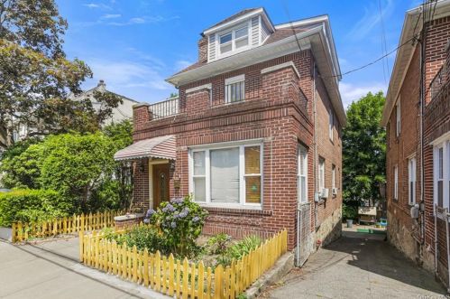 6134 Delafield Ave, Bronx, NY 10471-1005