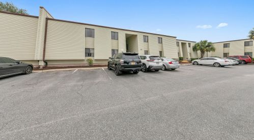 308 Miracle Strip Pkwy, Fort Walton Beach FL 32548-5217 exterior