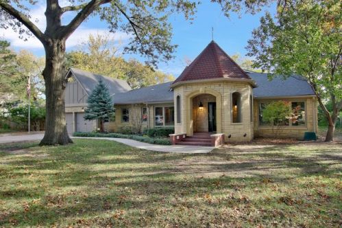 60 Mission Rd, Wichita, KS 67207-1035