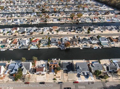 106 Moorage Ave, Berkeley Township NJ  08721-1879 exterior