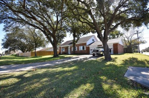 2829 7th Ave, Texas City TX  77590-6913 exterior
