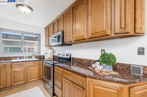 166 Plymouth Cir, Daly City CA  94015-2860 exterior