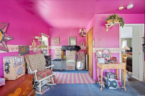 165 Clinton Ave, North Lindenhurst NY  11757-4127 exterior