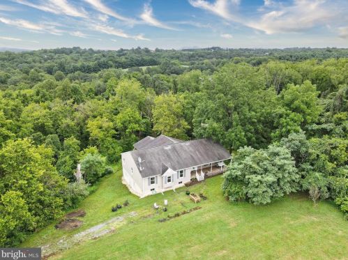 11734 Armistead Filler Ln, Lovettsville VA  20180-1915 exterior