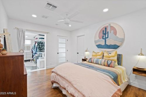 6811 11th Pl, Phoenix AZ  85014-1027 exterior