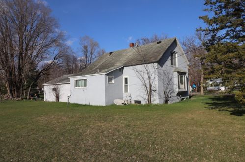 901 6th St, Little Falls, MN 56345-2318