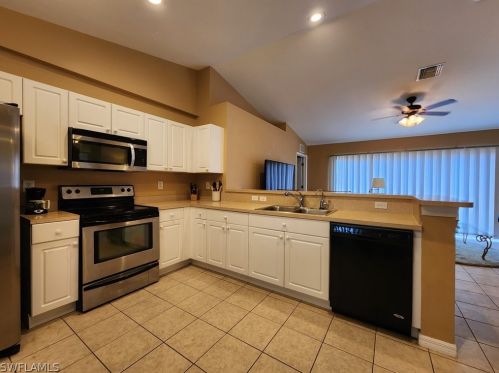 313 30th St, Cape Coral, FL 33904-3430