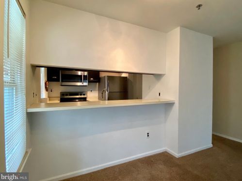 224 Stone Hurst Ct, New Castle DE  19720-3947 exterior