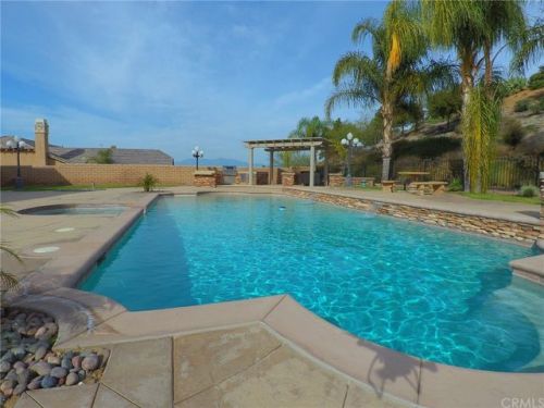 16254 Sierra Heights Dr, Riverside, CA 92503-8451