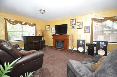 6 Sterling St, Middletown, NY 10940-5204