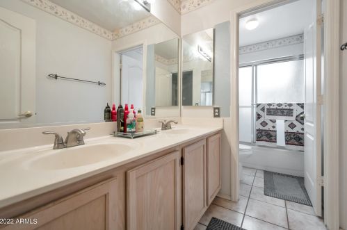 832 Blue Marlin Dr, Gilbert AZ 85234-8724 exterior