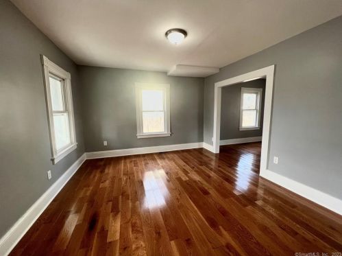 22 Viets St, United States Coast Guard Ac CT  06320-3324 exterior