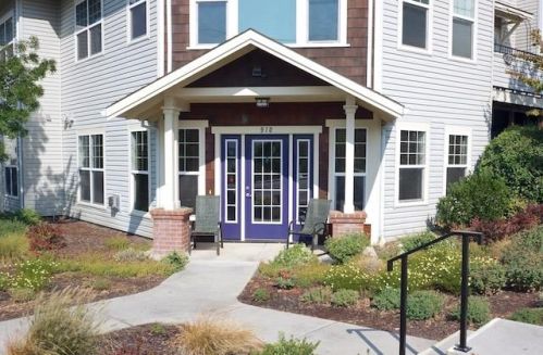 910 Mountain Ave, Ashland, OR 97520-9622