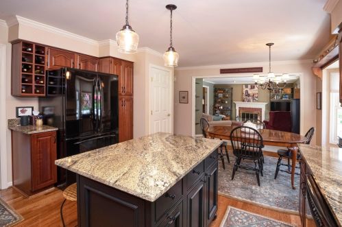 3321 Hammersmith Ln, Cincinnati OH 45248-2874 exterior