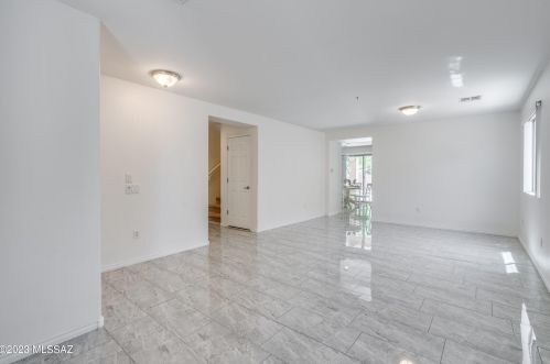 9681 Deimos Dr, Tucson, AZ 85743-7460