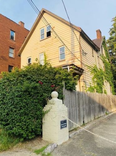 818 Center St, Pittsburgh, PA 15221-2964