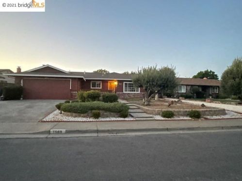 1569 Greenridge Dr, West Pittsburg, CA 94565-5603