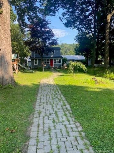10 Court Ave, Greenwood Lake, NY 10925-2614