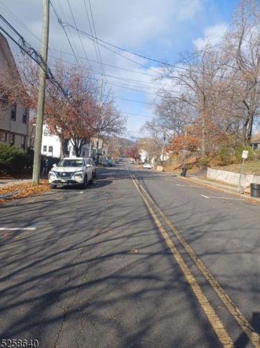 220 Brown Ave, Paterson, NJ 07508-1945