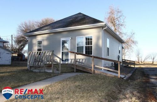 91 Frazier St, Garland, NE 68360-9354
