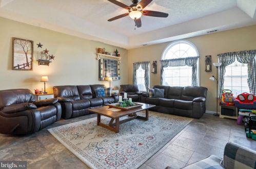 52 Oak Crest Dr, Richmond National Battlefiel VA  22835-1579 exterior