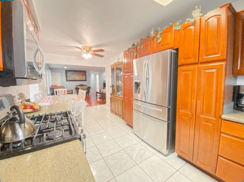 2329 Clinton Ave, Richmond CA 94804-1415 exterior