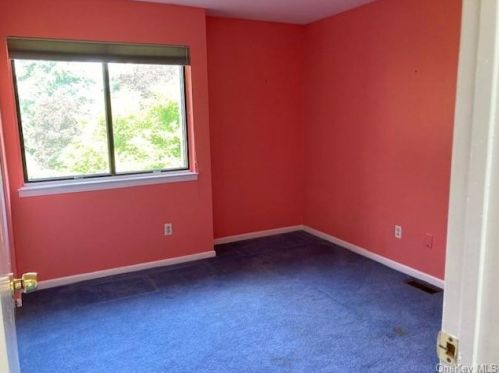 52 Arthur Ct, Rye Brook NY  10573-3153 exterior