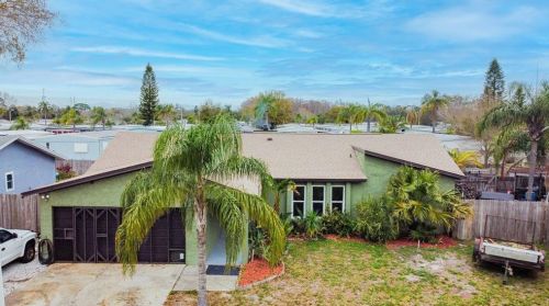 617 Fair Oaks Dr, Tarpon Springs, FL 34689-3917