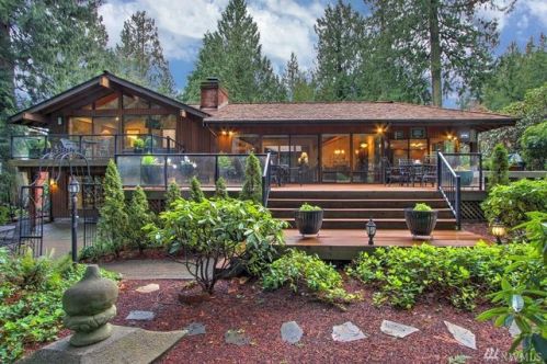 3019 211 Ave, Redmond WA  98074-6332 exterior