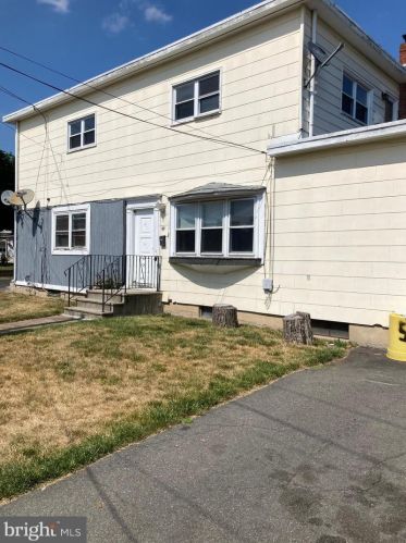 845 Lalor St, Trenton, NJ 08610-6557