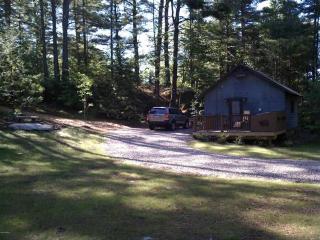 852 River Rd, Riverbank, NY 12885-4515