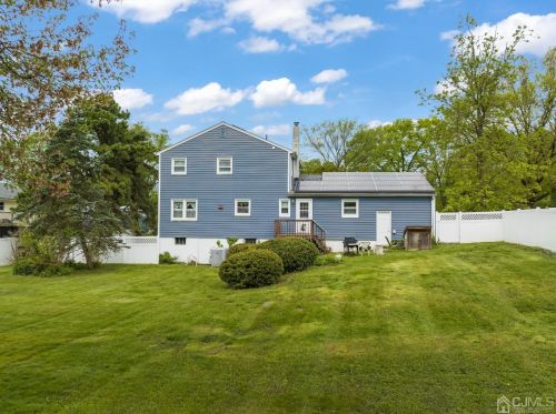 60 Schoolhouse Ln, East Brunswick NJ  08816-1251 exterior