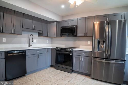 14796 Tamarack Pl, Woodbridge VA  22191-3136 exterior