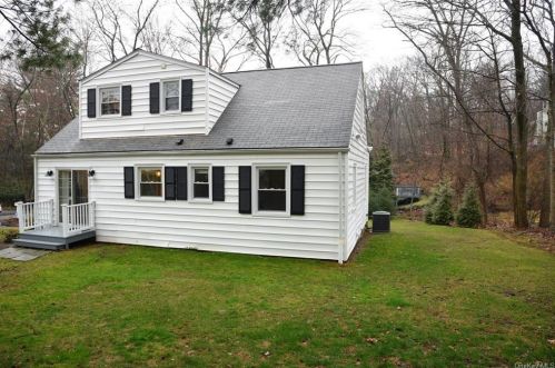 23 Brookside Pl, Pleasantville NY  10570-1204 exterior