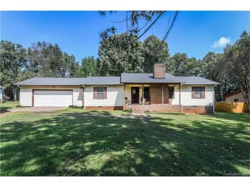 2408 Timber Ridge Rd, Harrisburg NC  28075-9616 exterior