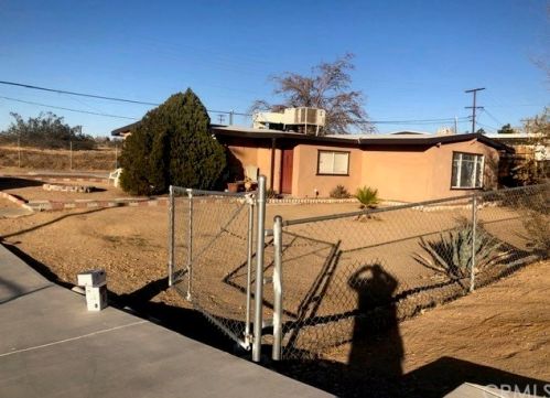 16862 Crestview Dr, Victorville, CA 92395-4506