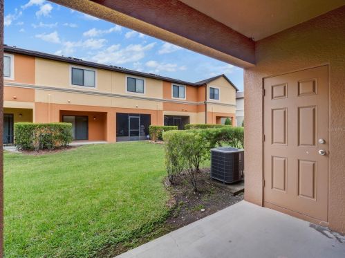 5241 Windsor Lake Cir, Sanford FL  32773-5736 exterior