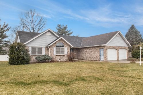 23928 Manor Ln, Elkhart, IN 46514-9100