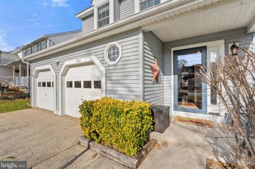 1202 James Rifle Ct, Leesburg, VA 20176-4806