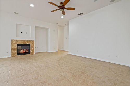 17769 Golden Spike Trl, Lathrop CA  95330-9373 exterior