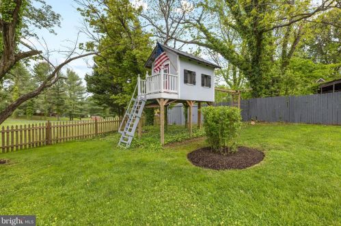 303 Colonial Hwy, Hamilton VA  20158-9056 exterior