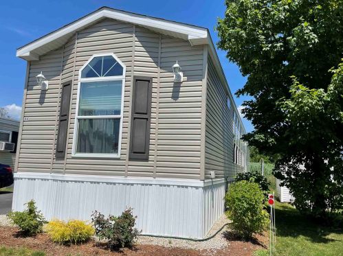 44 Brookwood Dr, Salem, NH 03079-3017