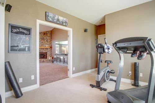 5890 Yuste Ln, Hollister CA  95023-9538 exterior