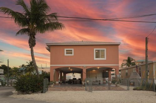 1522 Aqueduct Ln, Key Largo, FL 33037-2802