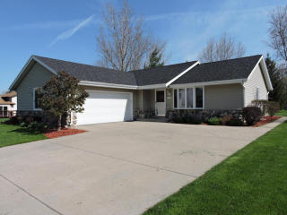 2036 Chapman Dr, Waukesha WI  53189-7200 exterior