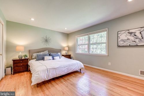 328 River Bend Rd, Great Falls VA  22066-4140 exterior