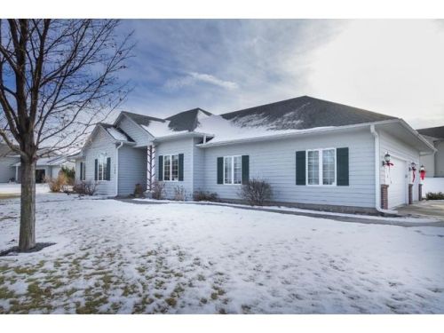 1099 Kinder Dr, Minnetrista, MN 55387