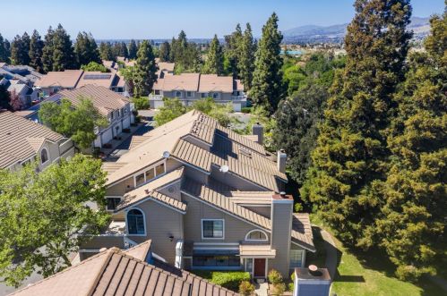 2851 Buena Crest Ct, San Jose CA  95121-2956 exterior