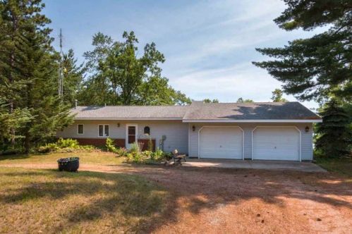 1135 North Lake St, Hancock, WI 54943-8114